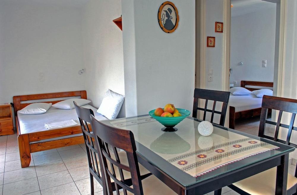 Kapetanos Rooms Naxos City Exterior photo