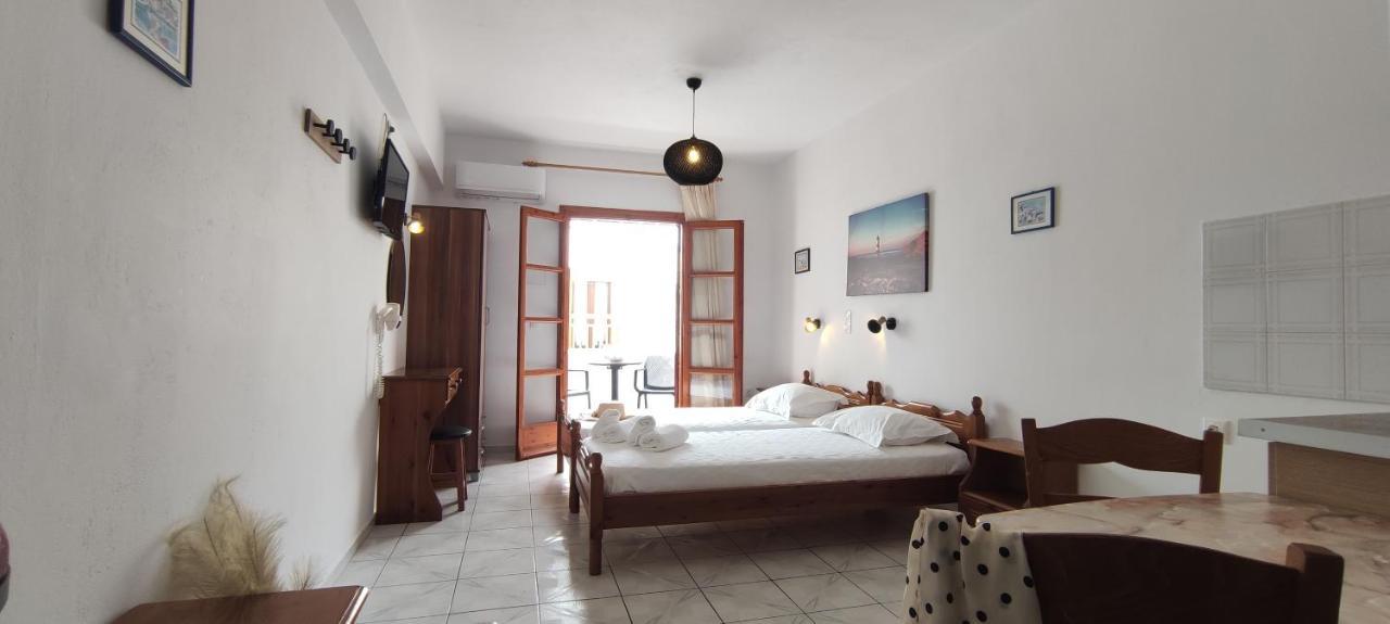 Kapetanos Rooms Naxos City Exterior photo