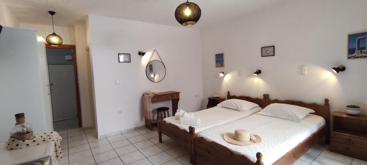 Kapetanos Rooms Naxos City Exterior photo