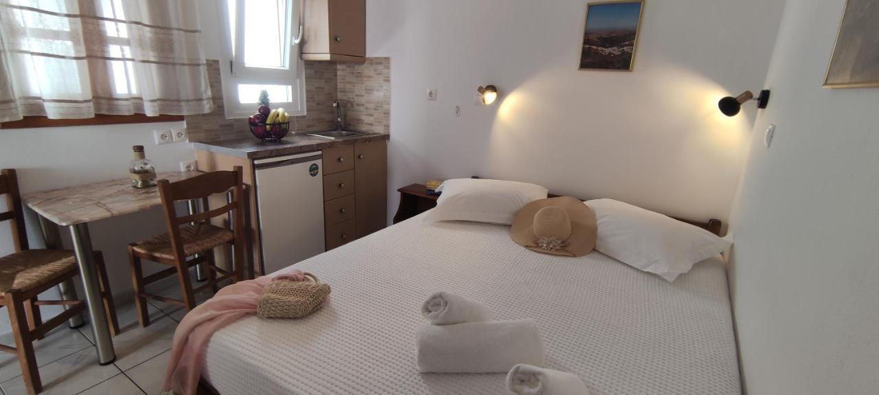 Kapetanos Rooms Naxos City Exterior photo