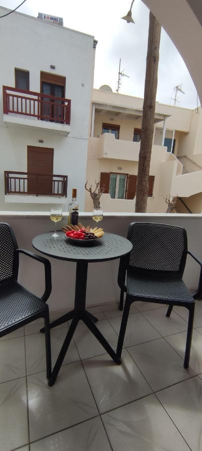 Kapetanos Rooms Naxos City Exterior photo