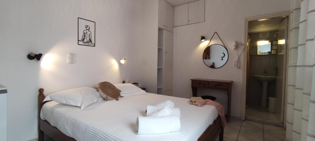 Kapetanos Rooms Naxos City Exterior photo