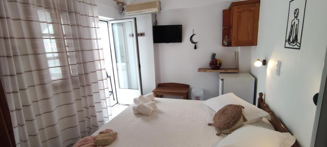 Kapetanos Rooms Naxos City Exterior photo