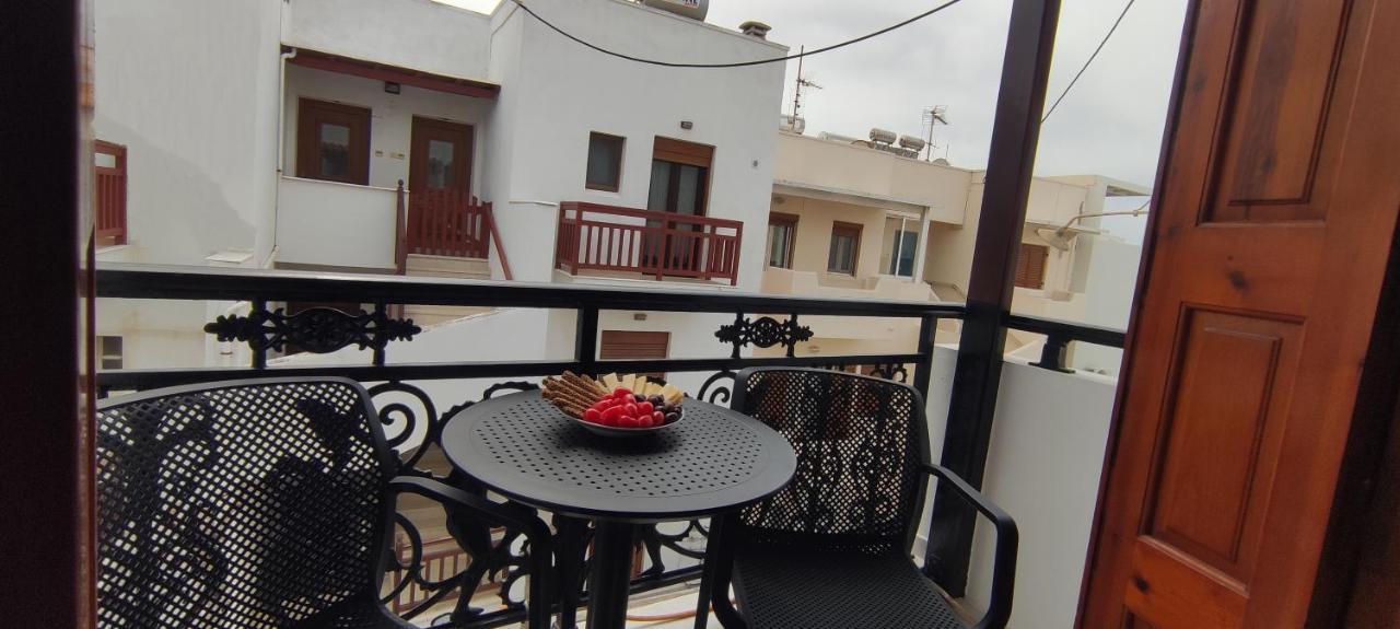 Kapetanos Rooms Naxos City Exterior photo