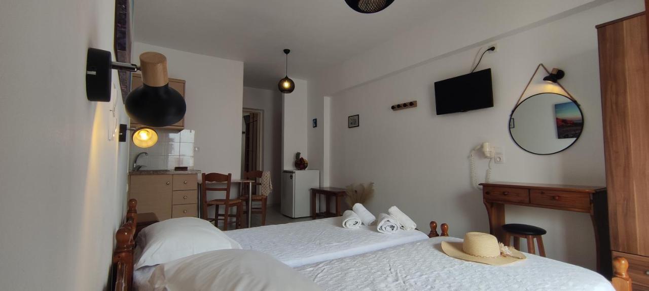 Kapetanos Rooms Naxos City Exterior photo