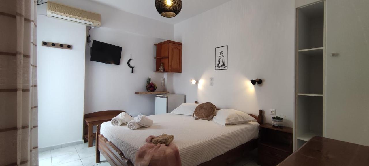 Kapetanos Rooms Naxos City Exterior photo
