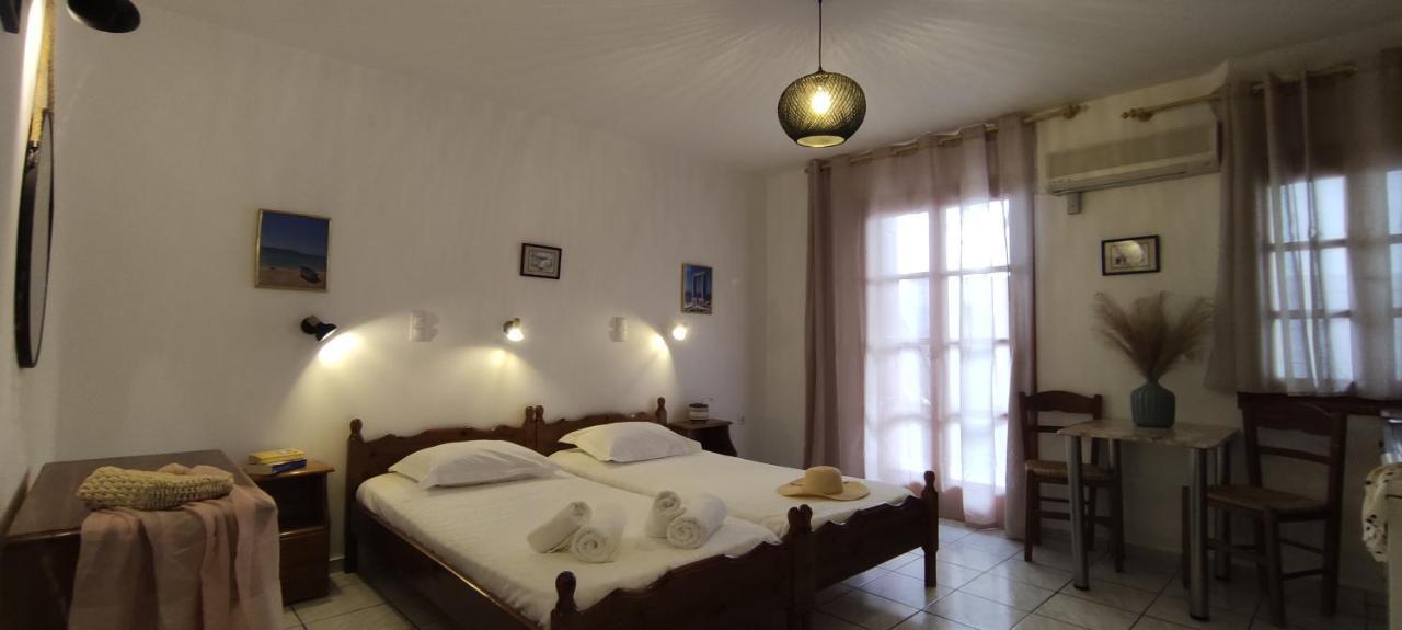 Kapetanos Rooms Naxos City Exterior photo
