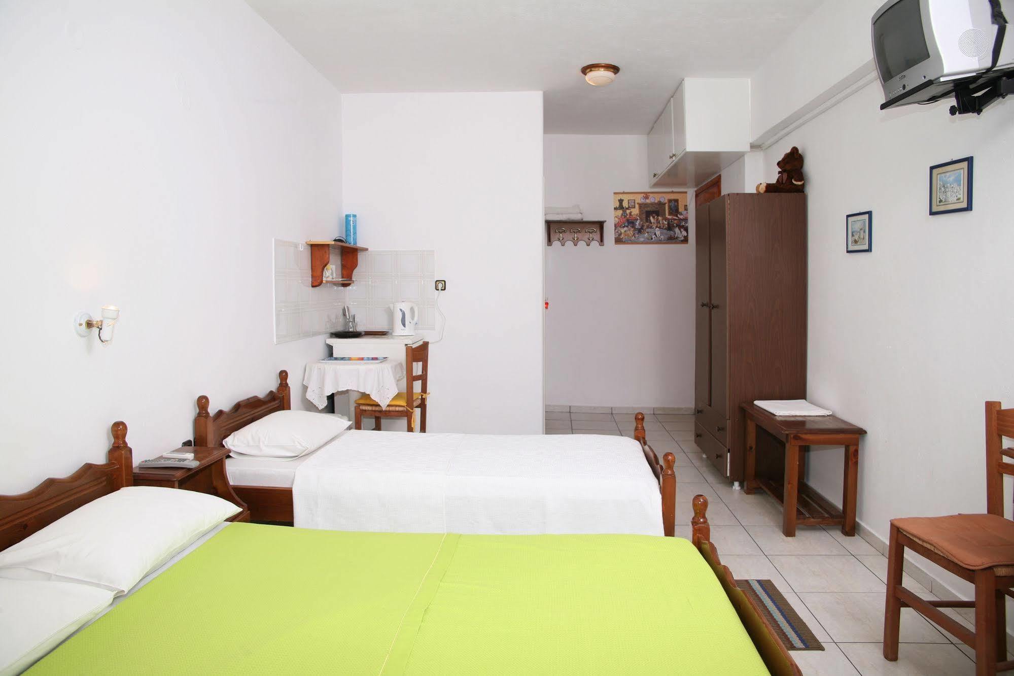 Kapetanos Rooms Naxos City Exterior photo
