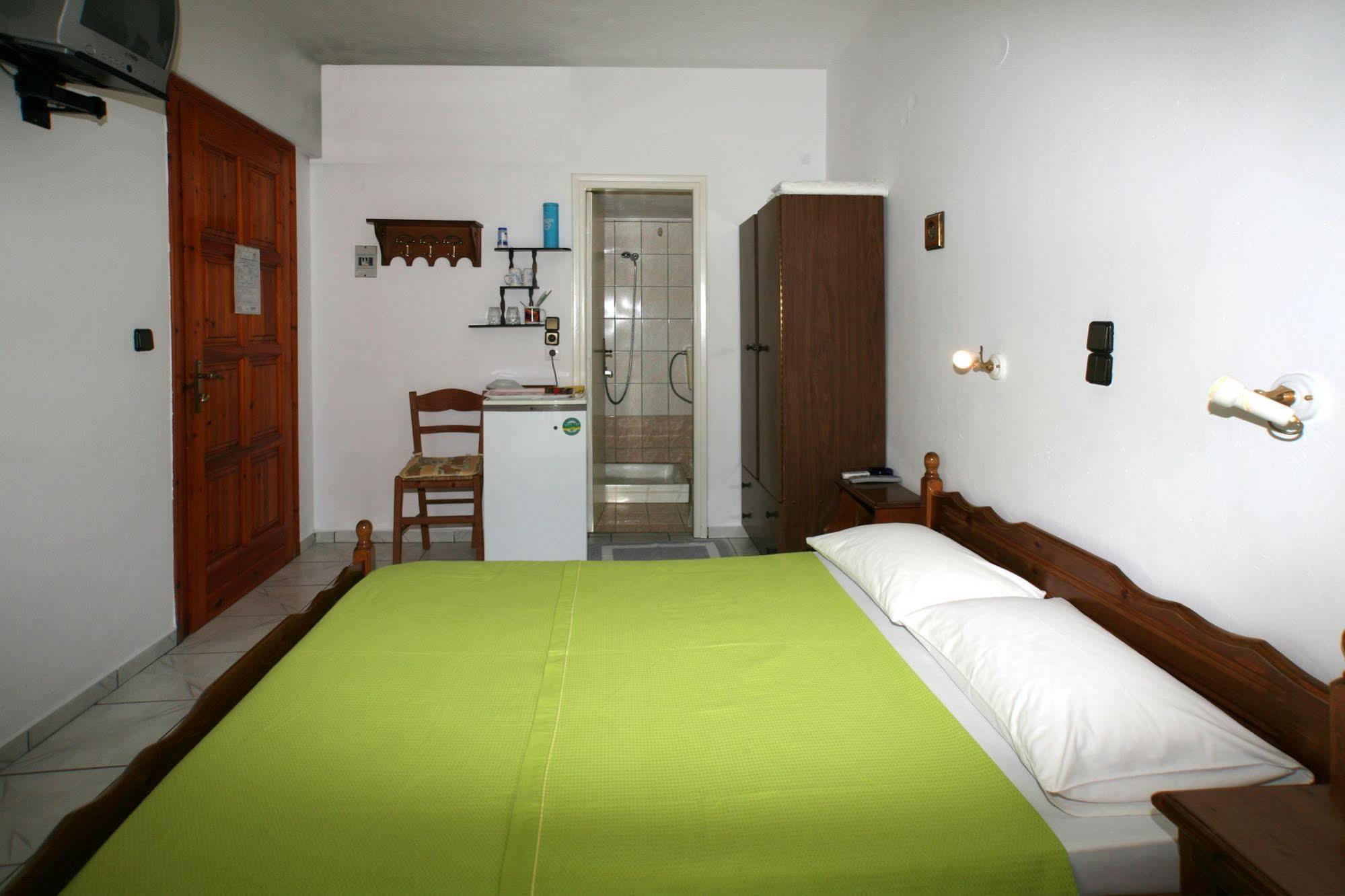 Kapetanos Rooms Naxos City Exterior photo
