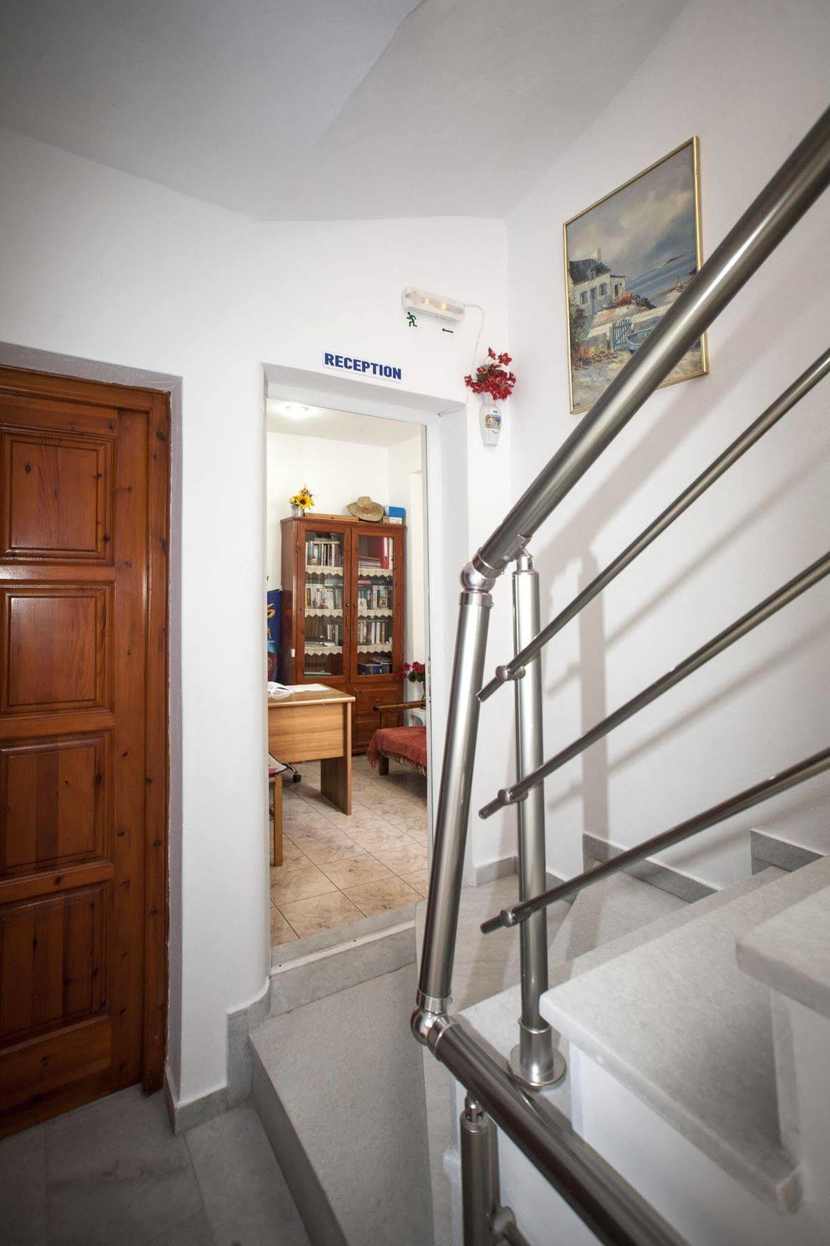 Kapetanos Rooms Naxos City Exterior photo